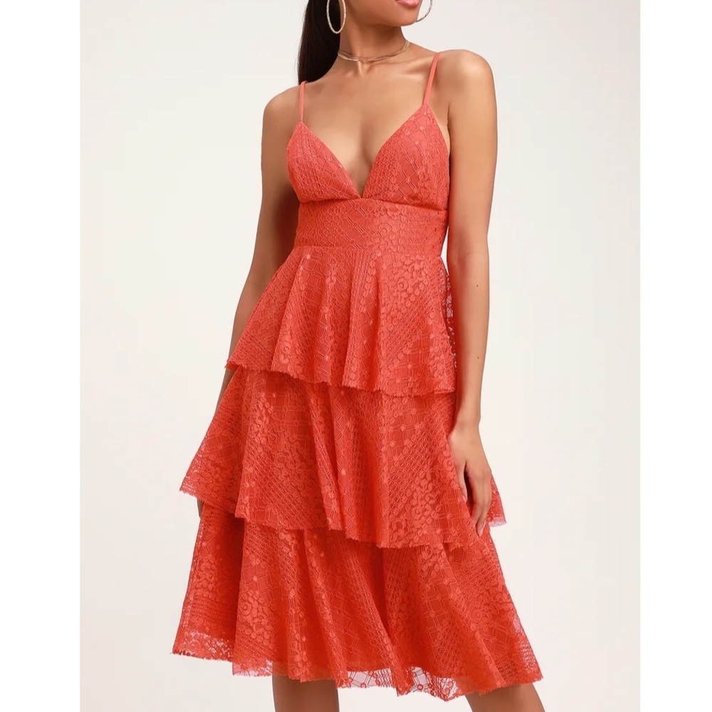 Lulu’s Tiered Lace Midi Dress Sz S EUC